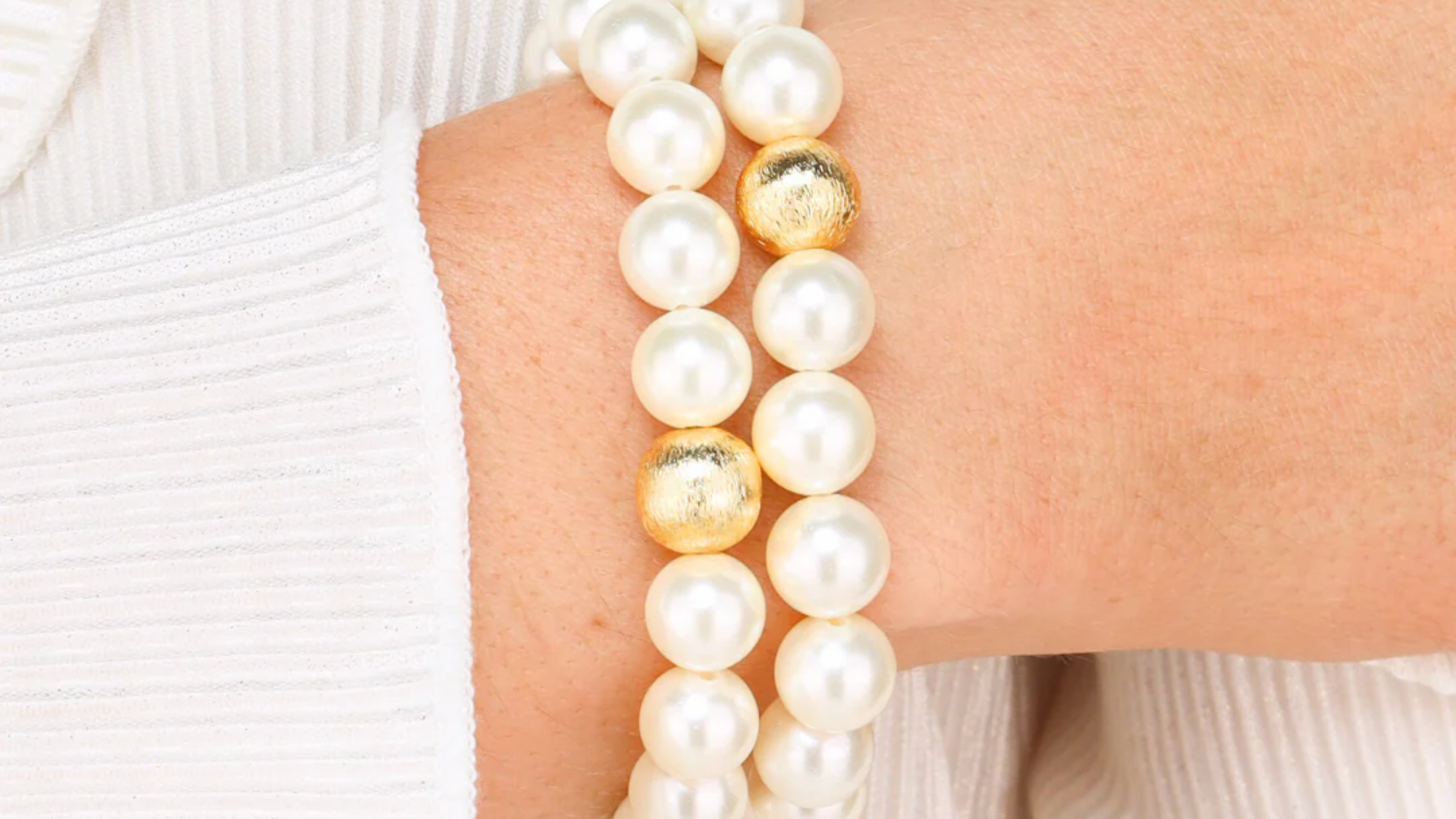 The White Pearl Mala: A Guide to the Circle of Presence